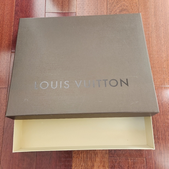 Louis Vuitton Other - Louis Vuitton Vintage Brown Box